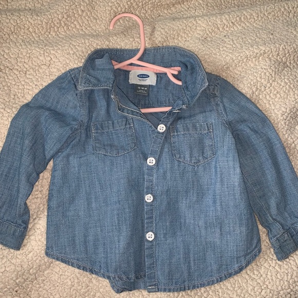 Old Navy 12-18 month Chambray shirt - Picture 2 of 4